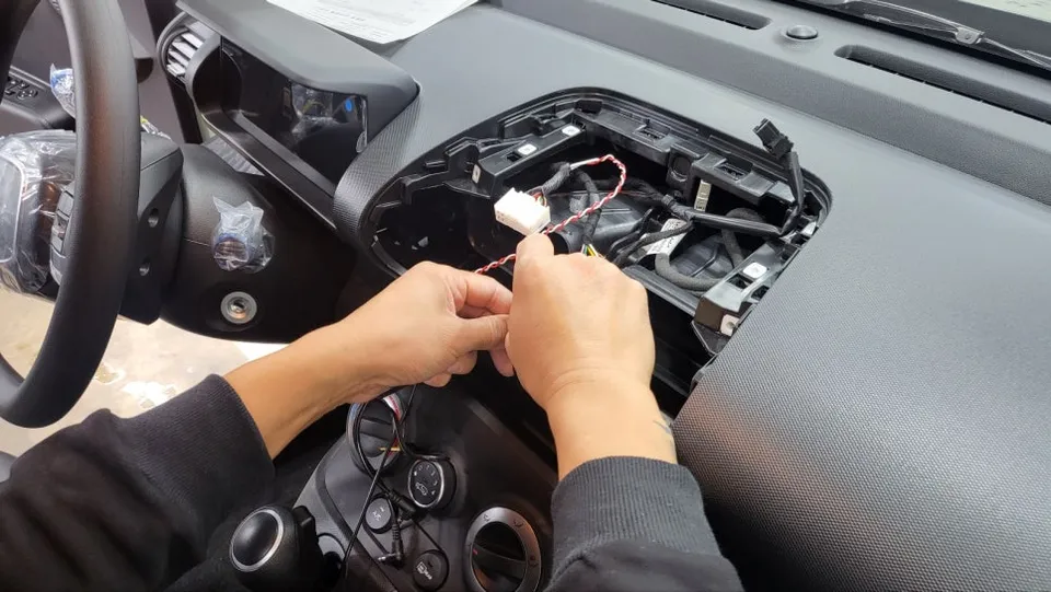 BMW X7のAndroid Auto・CarPlay取付事例 施工写真 4-2