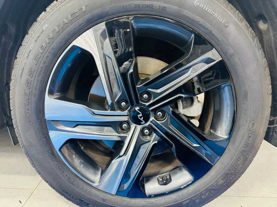 Kia Sorentoのホイールラッピング事例｜費用目安・仕上がり 施工写真 3-2
