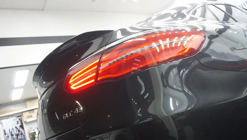 Mercedes-Benz GLCのAndroid Auto・CarPlay取付事例 施工写真 1-3
