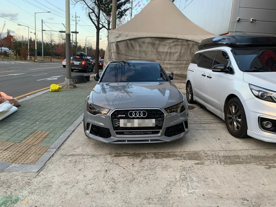 Audi A6のカーラッピング事例|ロックグレーで洗練された変身 施工写真 2-1