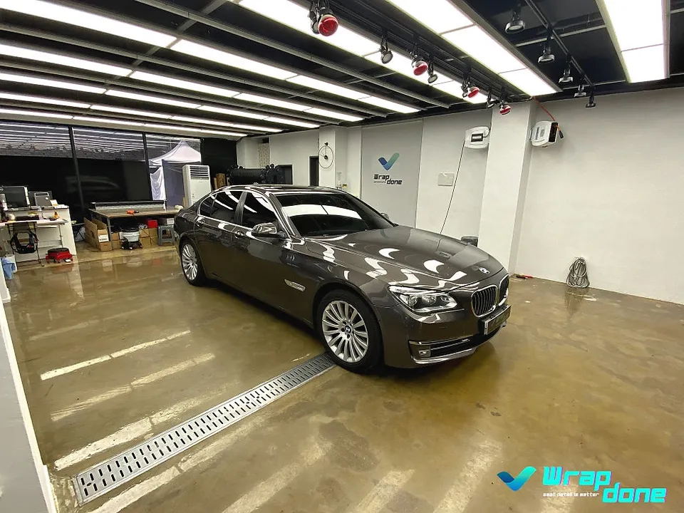 BMW 7 Seriesのカーラッピング事例｜費用目安・仕上がり 施工写真 1-1