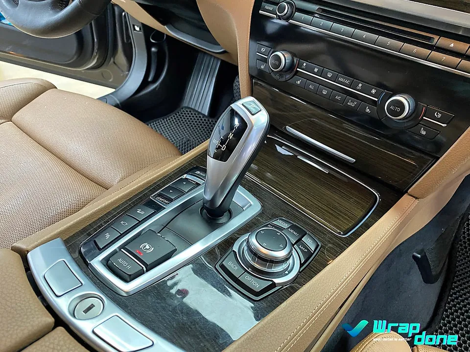 BMW 7 Seriesのカーラッピング事例｜費用目安・仕上がり 施工写真 2-3
