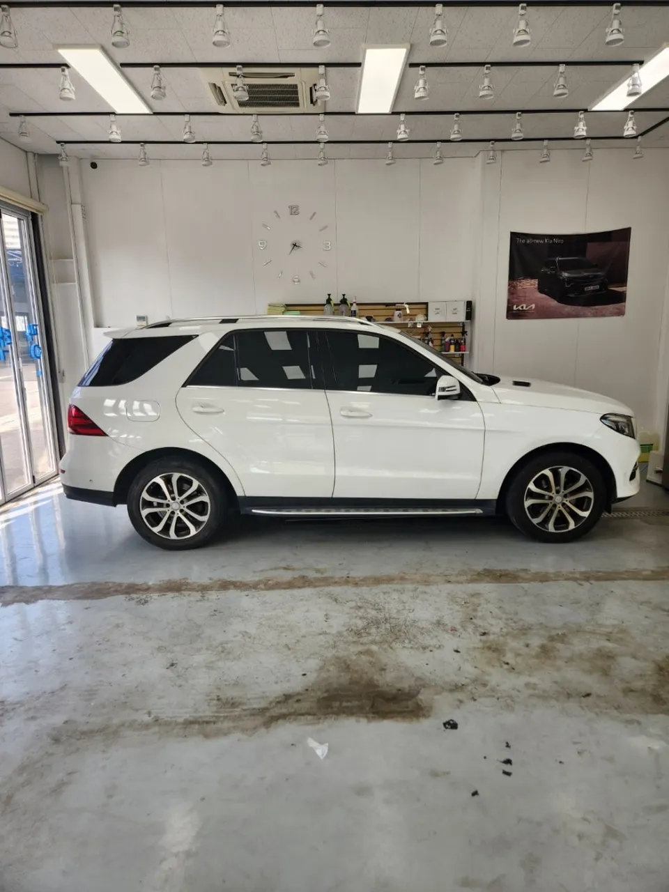 BMW X7のカーフィルム施工事例|費用目安と仕上がり 施工写真 2-1