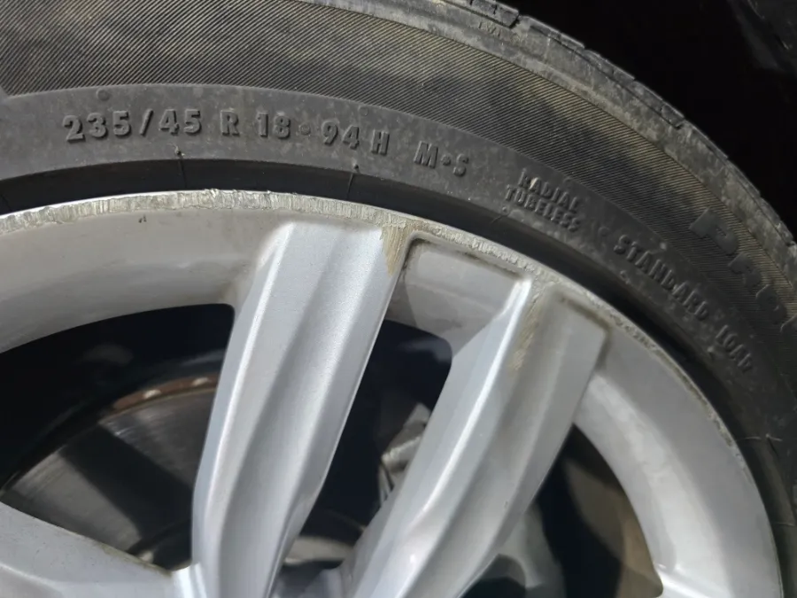 Volkswagen Passatのホイールリペア・塗装事例 施工写真 4-1