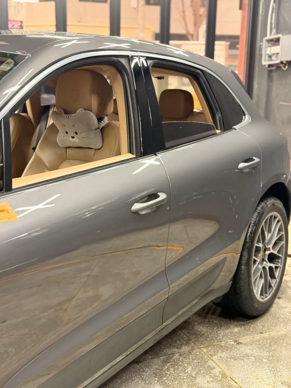 Porsche Macan vinyl wrap - Porsche Macan Vinyl Wrap Review: Cost & Results photo 3