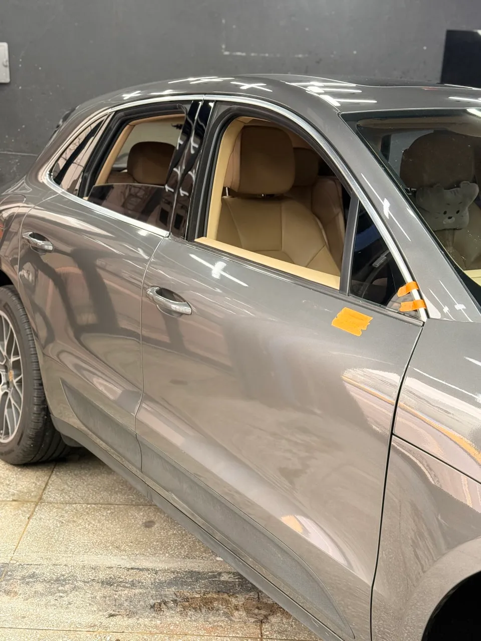Porsche Macan vinyl wrap - Porsche Macan Vinyl Wrap Review: Cost & Results photo 4