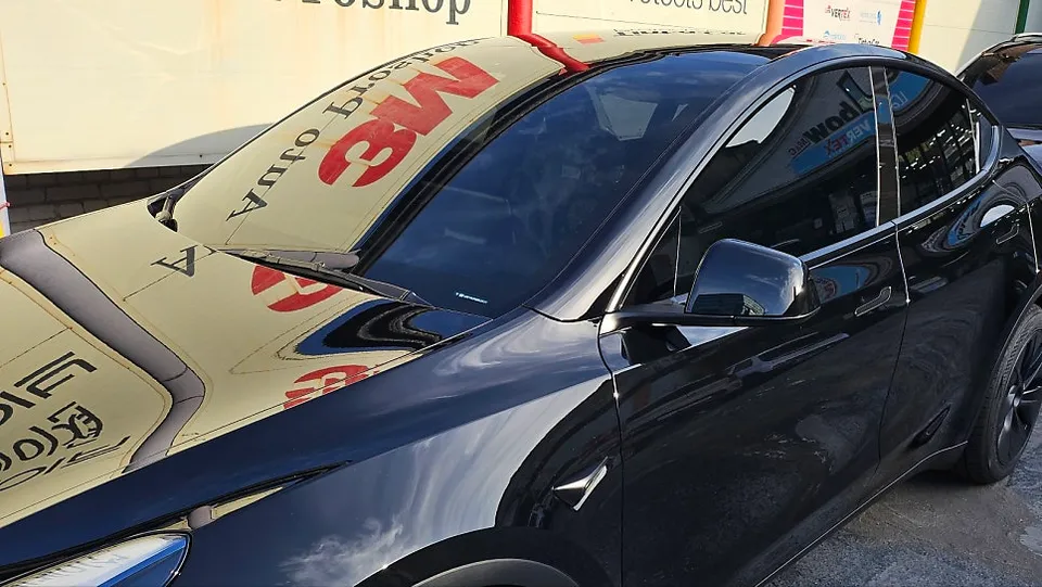 Tesla Model Y PPF施工事例｜費用目安と仕上がり 施工写真 2-1