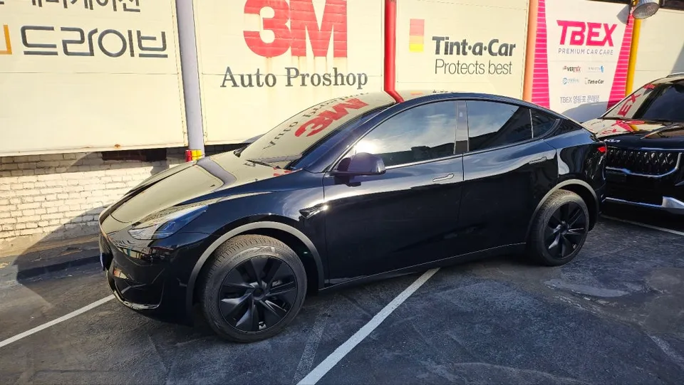 Tesla Model Y PPF施工事例｜費用目安と仕上がり 施工写真 3-1