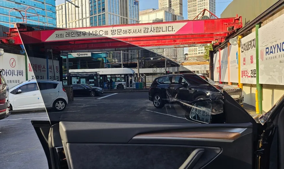 Tesla Model Y PPF施工事例｜費用目安と仕上がり 施工写真 2-3