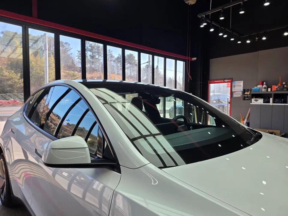 Tesla Model Y Window Tinting Review — Rainbow VS200 Film & Yoke H photo 2