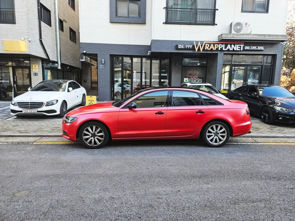 Audi A6のカーラッピング事例|保険修理とカラーチェンジ 施工写真 1-3