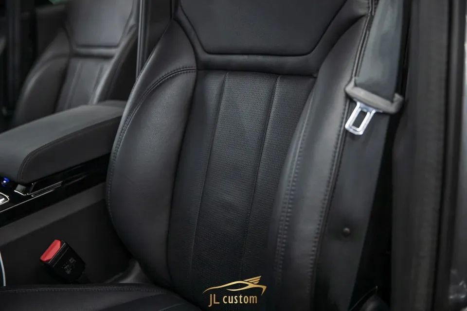 Land Rover Discovery 5 seat ventilation - Land Rover Discovery 5 Seat Ventilation & Heating Review photo 5