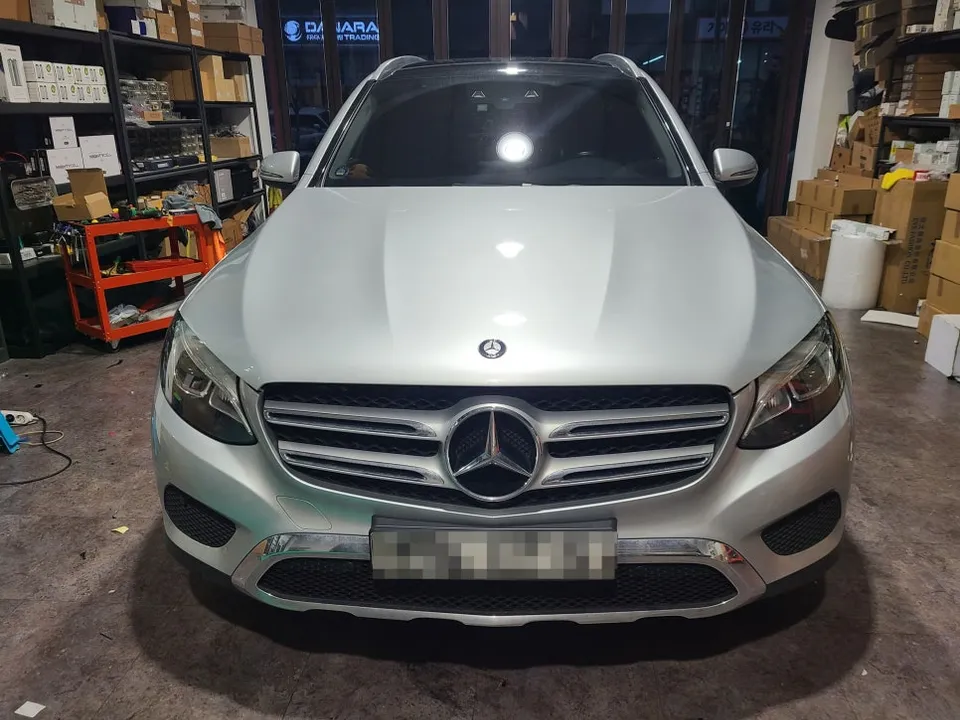 Mercedes-Benz GLC Ambient Lighting Review — Enhanced Interior Moo photo 1