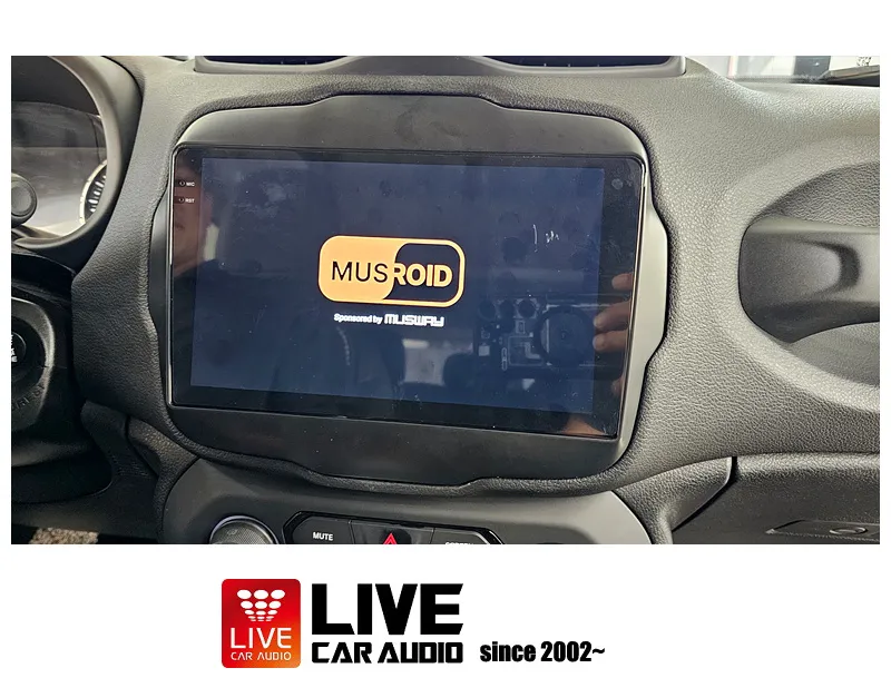 Jeep RenegadeのAndroid Auto・CarPlay取付事例 施工写真 1-2