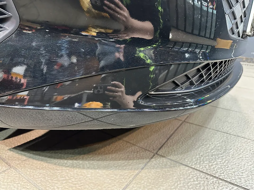 Hyundai Azeraのカーラッピング事例｜クローム除去でスポーティに 施工写真 2-2