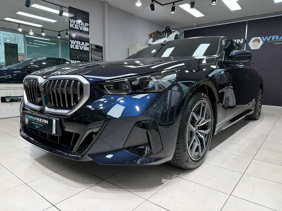 BMW 5 Series G60 vinyl wrap - BMW 5 Series G60 Vinyl Wrap Review: Cost & Results photo 2