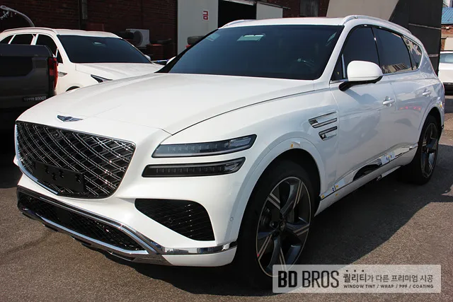 Genesis GV80のカーフィルム施工事例｜費用目安と仕上がり 写真