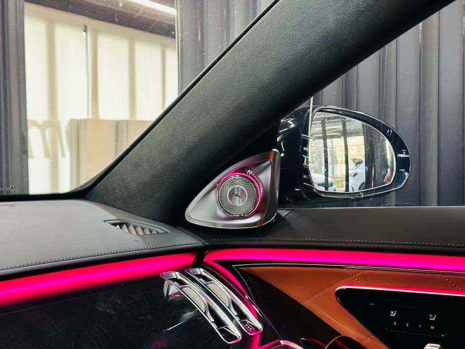 Mercedes-Benz S-Classのカーオーディオ施工事例 施工写真 2-2