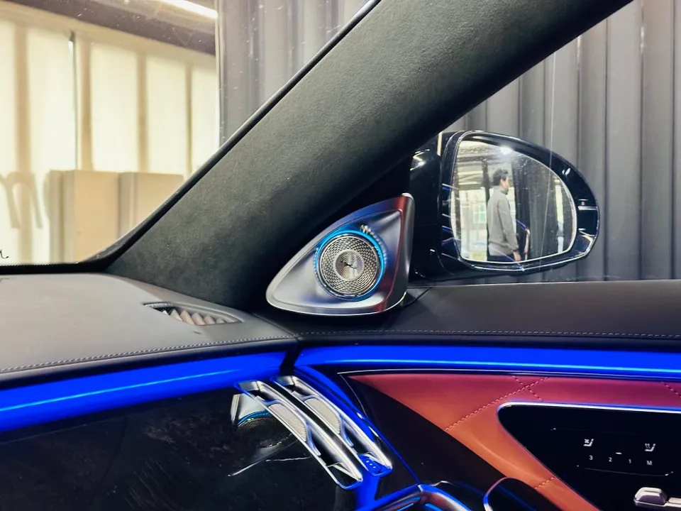 Mercedes-Benz S-Classのカーオーディオ施工事例 施工写真 3-2