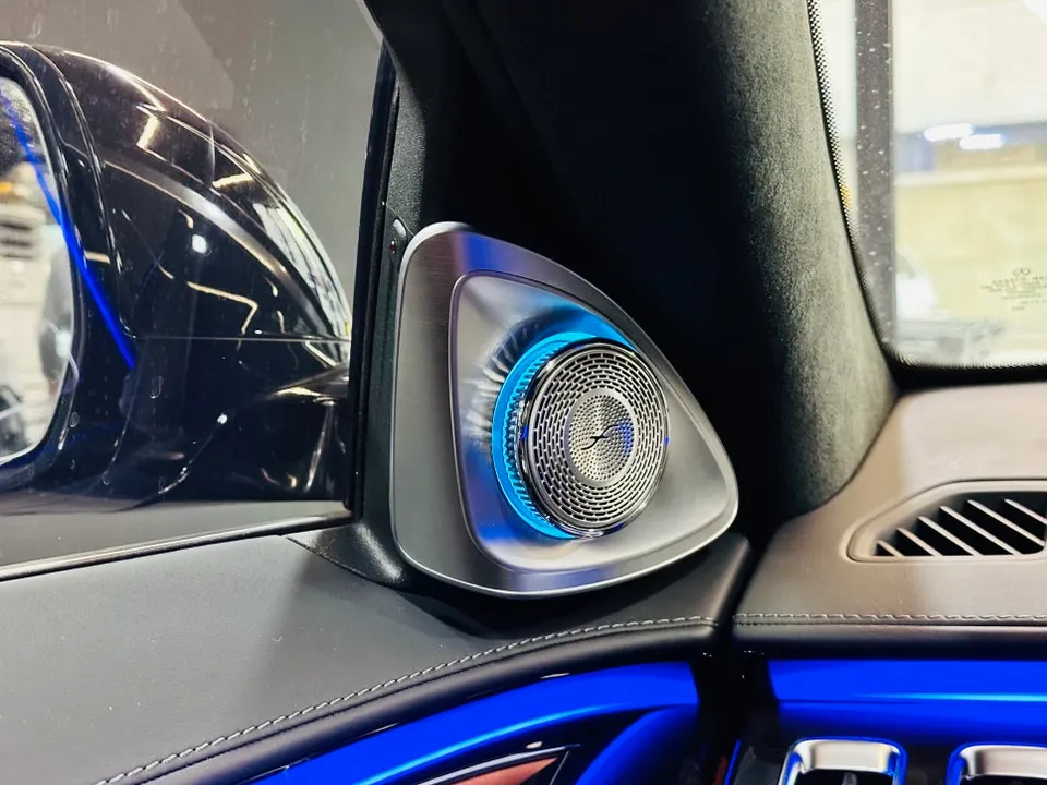 Mercedes-Benz S-Classのカーオーディオ施工事例 施工写真 4-2