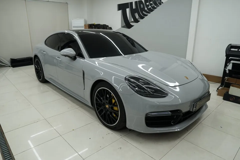 ポルシェ パナメーラ GTS カーラッピング事例|費用目安・仕上がり 施工写真 2-1