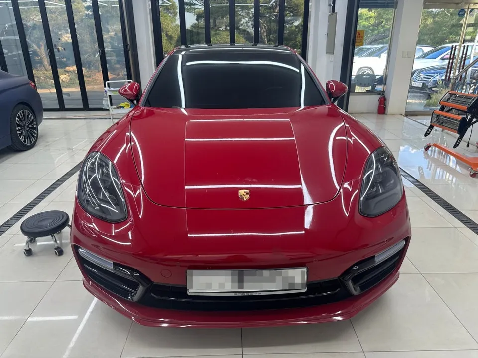 ポルシェ パナメーラ GTS カーラッピング事例|費用目安・仕上がり 施工写真 3-1