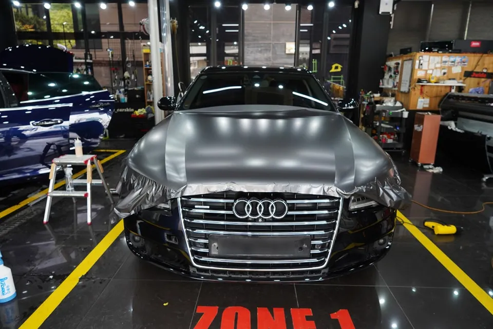 Audi A8 PPF施工事例|サテングレーメタリックの仕上がり 施工写真 1-2