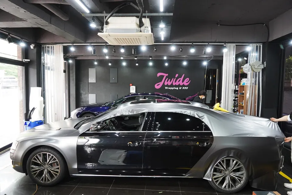 Audi A8 PPF施工事例|サテングレーメタリックの仕上がり 施工写真 1-3