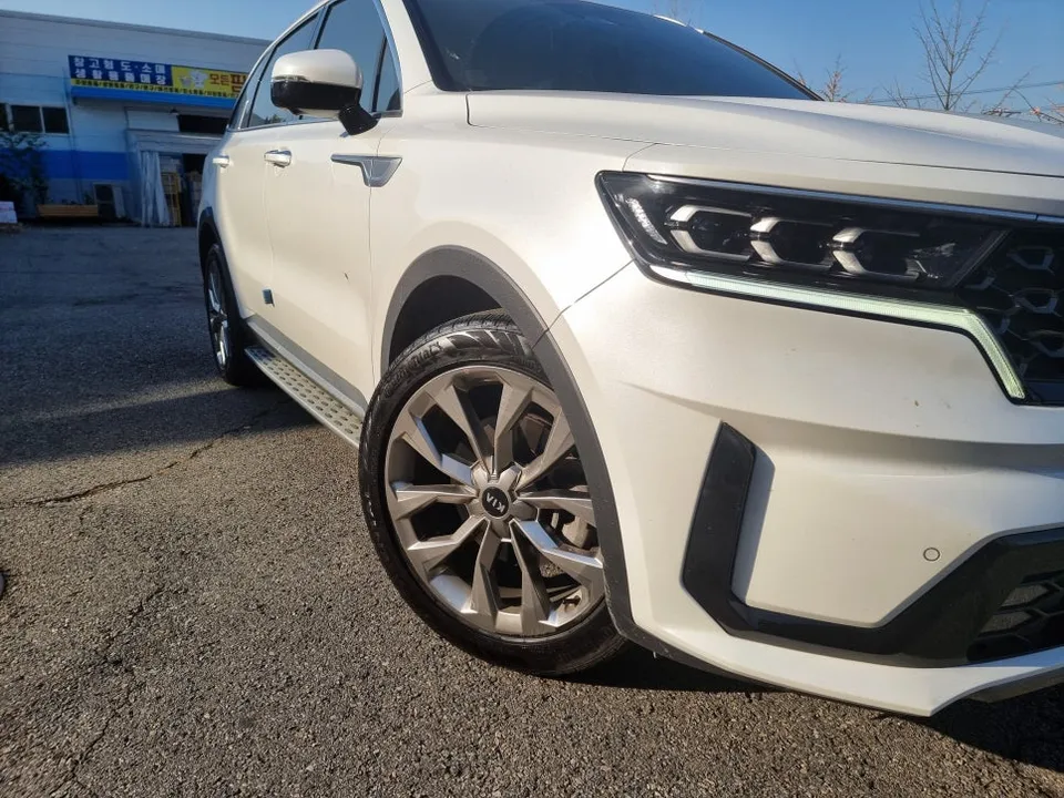 Kia Sorentoのホイールリペア・塗装事例 施工写真 4-2