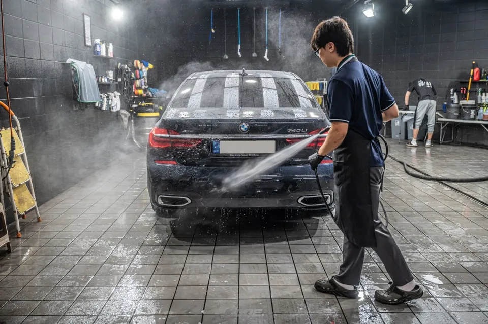 BMW 7 Seriesのガラスコーティング事例 施工写真 5