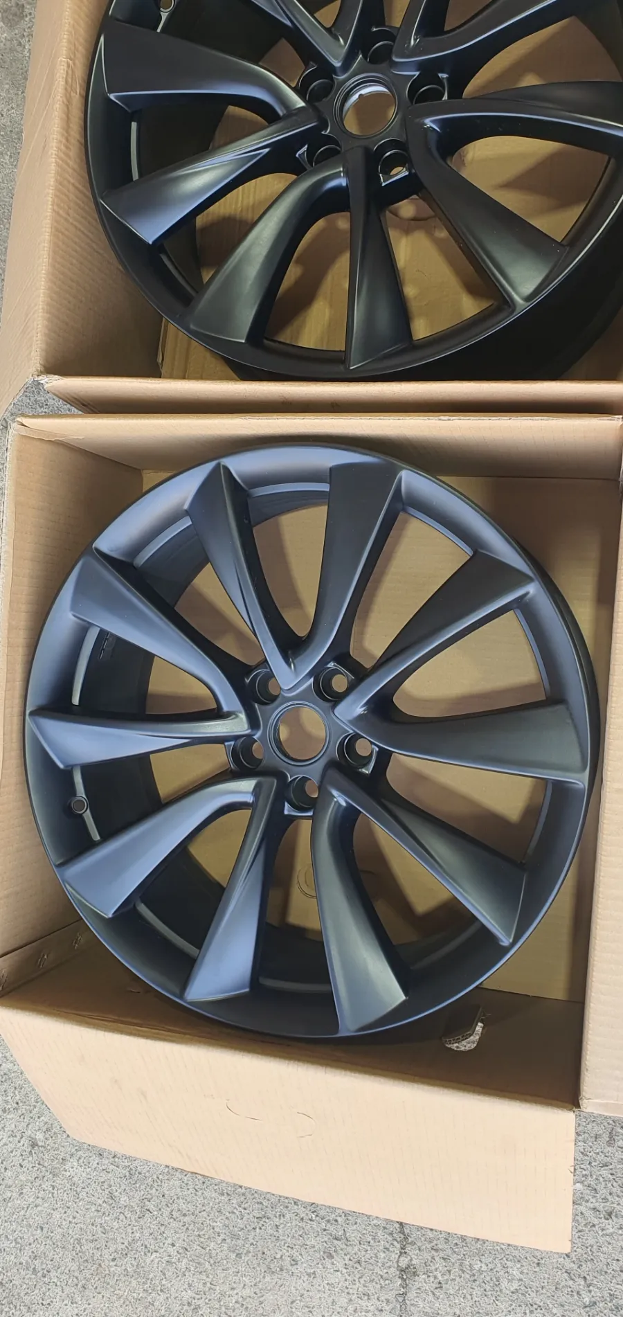 Tesla Model 3 wheel repair - Tesla Model 3 Wheel Repair & Painting Review photo 4