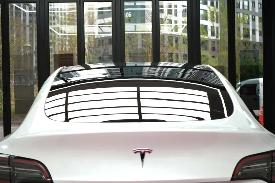 Tesla Model Yのカーフィルム施工事例|費用目安・仕上がり 施工写真 2-2