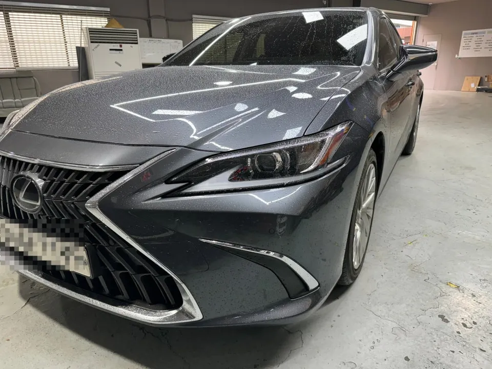 Lexus ES 300h surround view camera - Lexus ES 300h Surround View Camera Review: Cost & Results photo 3