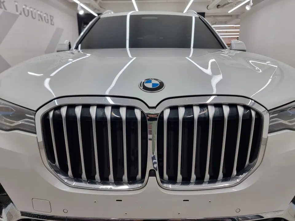 BMW X7のカーラッピング事例|3Mサテンダークグレー 施工写真 2-3
