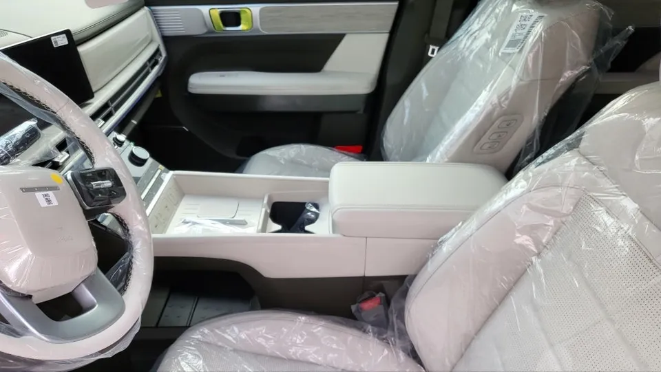 Hyundai Santa Feのカーフィルム施工事例 施工写真 4-2