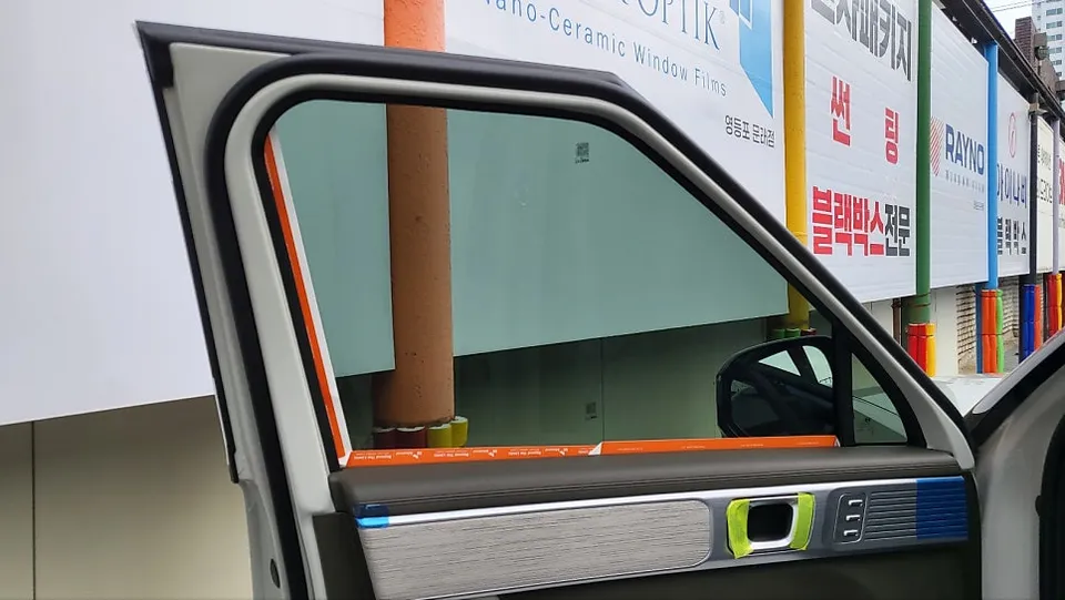 Hyundai Santa Feのカーフィルム施工事例 施工写真 1-3
