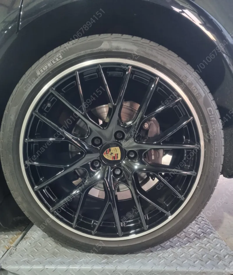 Porsche Panamera 971のホイールリペア・塗装事例 施工写真 3-2