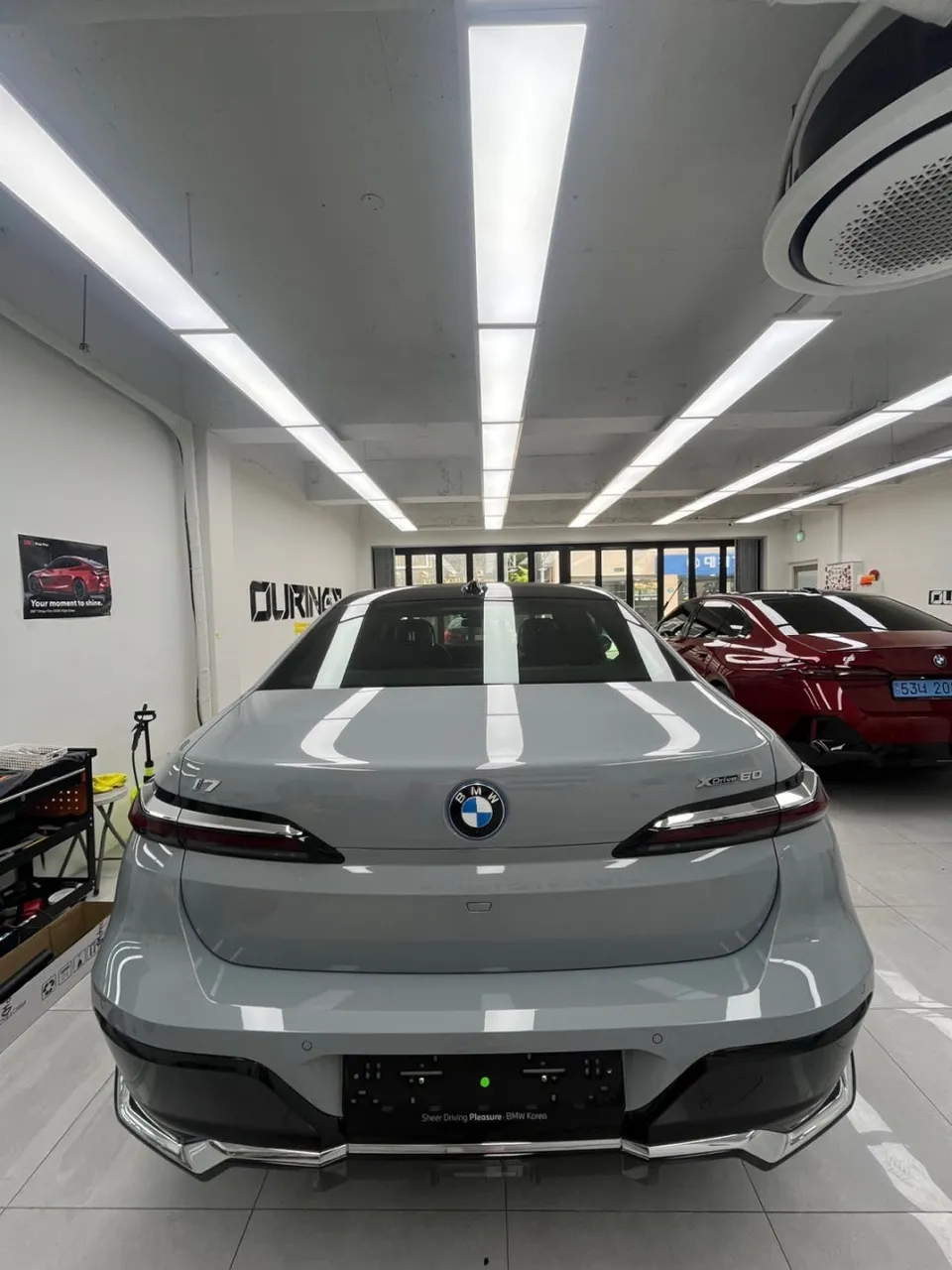 BMW 7 Seriesのカーラッピング事例|費用目安・仕上がり 施工写真 2-1