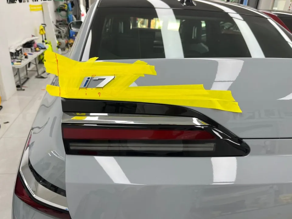 BMW 7 Seriesのカーラッピング事例|費用目安・仕上がり 施工写真 3-2
