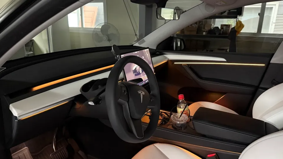 Tesla Model Y ambient lighting - Tesla Model Y Ambient Lighting Review — Enhanced Interior Mood photo 3