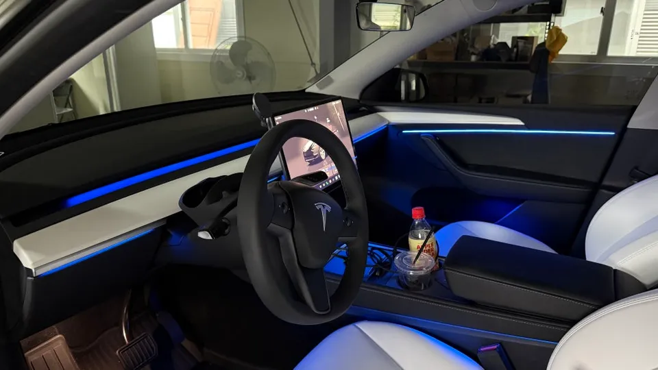 Tesla Model Y ambient lighting - Tesla Model Y Ambient Lighting Review — Enhanced Interior Mood photo 4