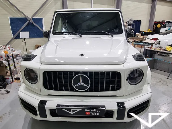 Mercedes-Benz G-Wagon G63 AMG interior customization - Mercedes-Benz G-Wagon G63 AMG Interior Customization Review photo 3