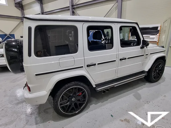 Mercedes-Benz G-Wagon G63 AMG interior customization - Mercedes-Benz G-Wagon G63 AMG Interior Customization Review photo 4
