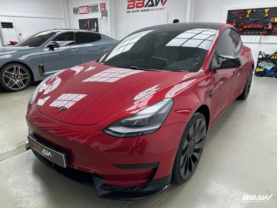 Tesla Model 3 PPF施工事例｜ヘッドライト保護とスタイルアップ 施工写真 2-1