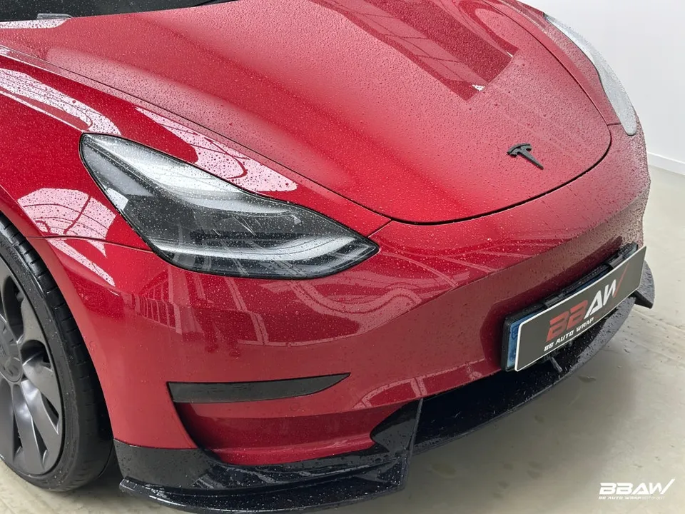 Tesla Model 3 PPF施工事例｜ヘッドライト保護とスタイルアップ 施工写真 1-2