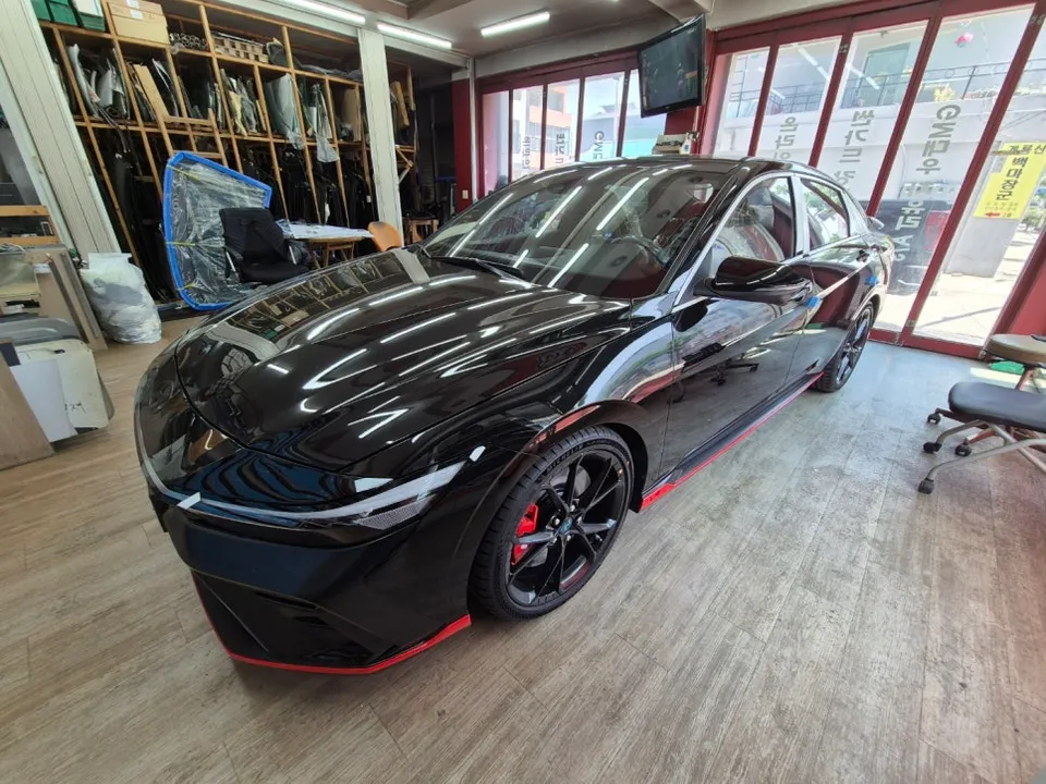 Hyundai Elantraのカーフィルム施工事例|費用目安・仕上がり 施工写真 3-1