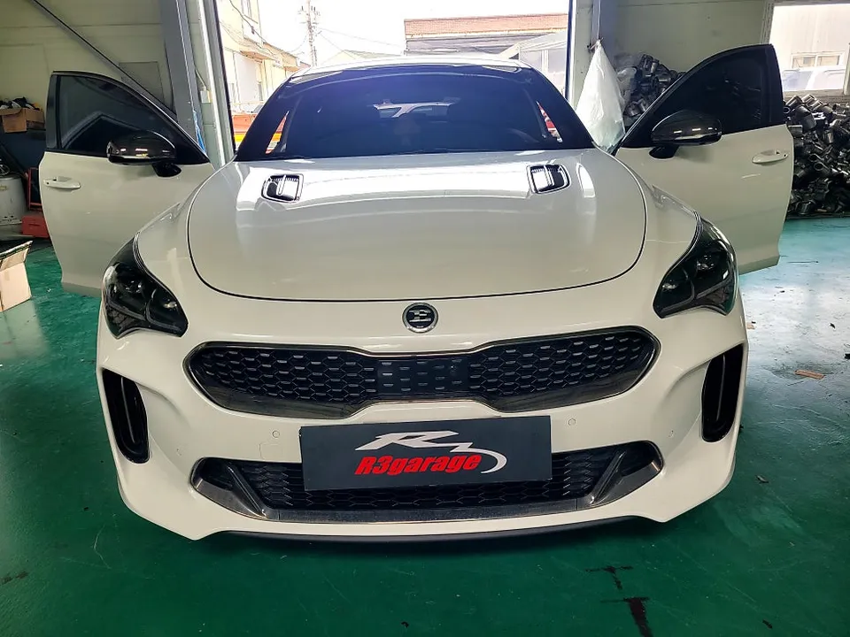 Kia Stinger ambient lighting review