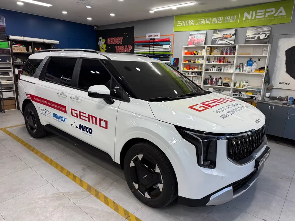 Kia Carnivalのカーラッピング事例|費用目安・仕上がり 施工写真 3-2
