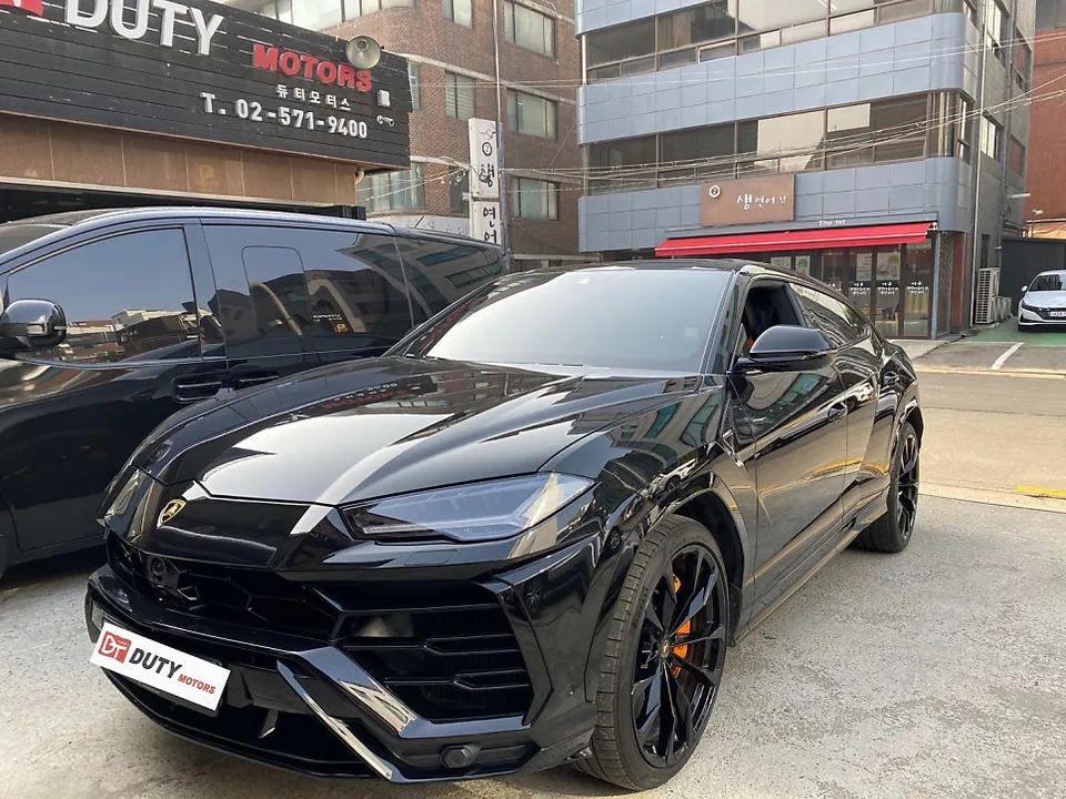 Lamborghini Urus Wheel Repair & Painting Review