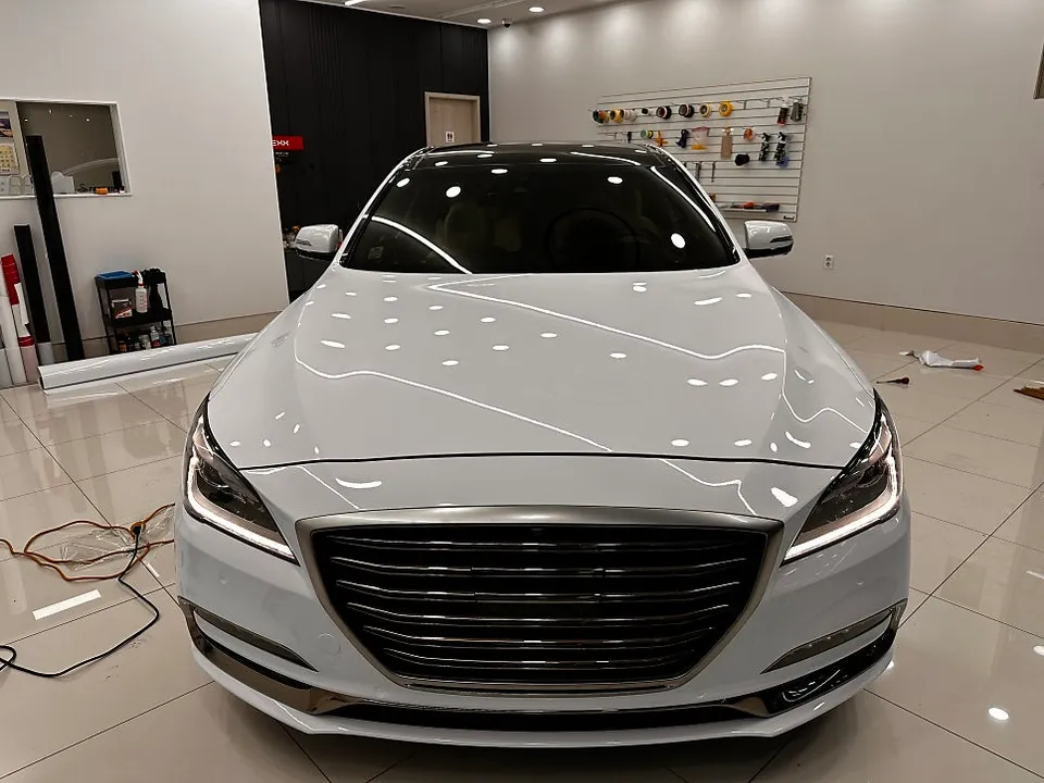 Genesis Genesis DHのカーラッピング事例｜高光沢フィルムで再施工 施工写真 3-2